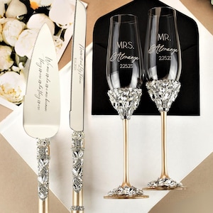 Wedding Champagne flutes and cake server set, Wedding anniversary gift, Cake cutting set Toasting glasses, Cake server and knife, set of 4