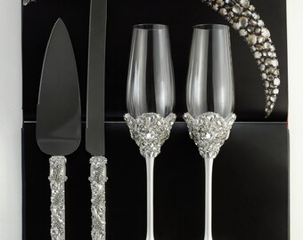 wedding Champagne flutes and cake server set, Wedding anniversary gift, Ivory Cake cutting set flutes Cake server and knife flutes, set of 4