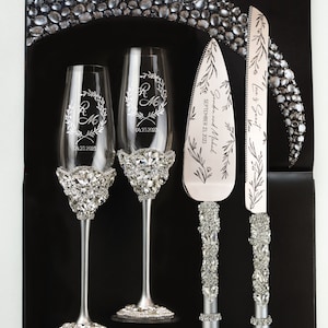 Personalized wedding gift for couple champagne flutes and cake cutting set Silver toasting glasses and cake set, Anniversary wedding gift flutes & cake set