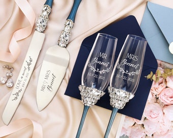 Navy wedding champagne flutes and cake server set Bridal shower gift for bride Anniversary decorations Toasting glasses and cake set