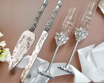 Wedding gifts for couple Toasting flutes engraved cake cutting set Champagne glasses gold Cake server bridal shower gift 25th anniversary