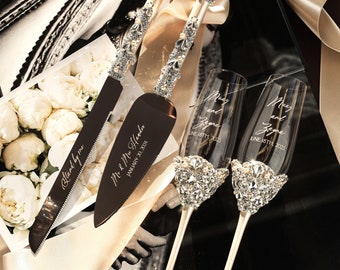 Wedding couple gift champagne flutes for bride and groom cake cutting set Wedding toasting glasses cake knife set 50th Anniversary gifts