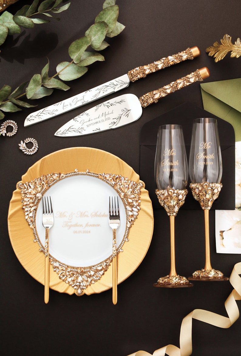 Personalized gifts Wedding glasses for Bride and Groom Cake Server Set Wedding plate forks Gold 50th Anniversary champagne flutes engraved Gold