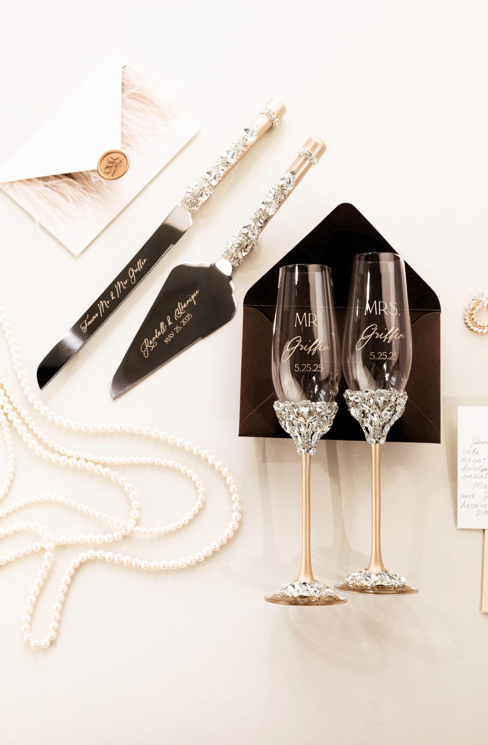 Personalized wedding gift for couple champagne flutes for bride and groom Engraved toasting glasses