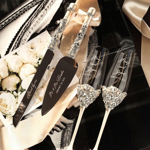 Personalized wedding gift for couple champagne flutes and cake cutting set, Plate, toasting glasses and cake set, Anniversary wedding gift
