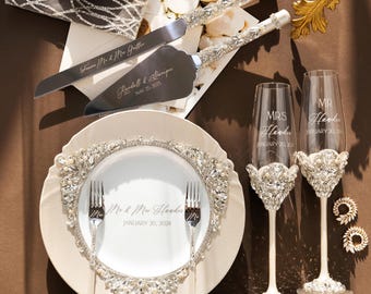 Personalized wedding gift for couple champagne flutes and cake cutting set, Plate, toasting glasses and cake set, Anniversary wedding gift