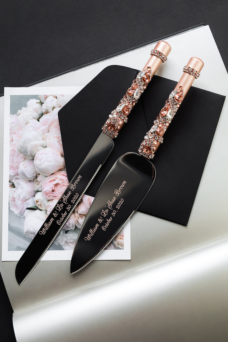 ROSE GOLD Wedding glasses and Cake Server Set , bride and groom wedding anniversary gift Personalized Champagne flutes and cake cutting set cake server knife