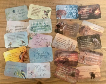 Versets de la Bible et cartes de citations chrétiennes. Format carte de visite, message vierge au verso.  Tous les paquets de cartes sont livrés avec une enveloppe kraft.