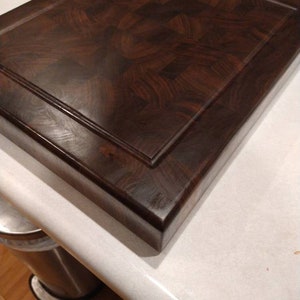 Cutting board juice groove for endgrain cutting boards