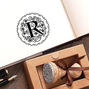 Sello de goma con monograma de letra floral R Ex libris, regalos iniciales estéticos hechos a mano para mujeres y él en un embalaje especial y encantador
