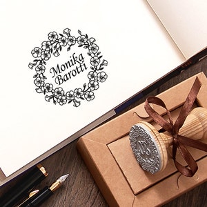 Tampon couronne de fleurs, tampon de fleurs, tampon de nom personnalisé, bordure de fleurs de lin, boîte-cadeau kraft originale