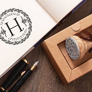 SELLO MONOGRAMA H - Sello de regalo de cumpleaños - Sello de regalo de empresa - Regalo con inicial H - Sello de goma H - Regalo original H - Sello con la letra H