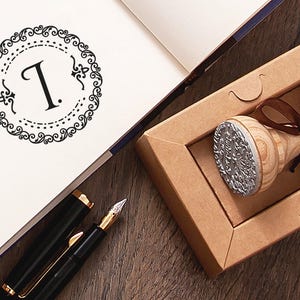 MONOGRAMME je timbre - anniversaire cadeau timbre - cadeau d’anniversaire Unique - lettre estampiller - j’initiale en cadeau - cadeau d’anniversaire personnalisé