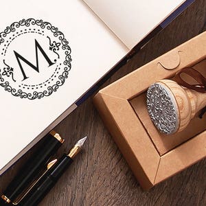 MONOGRAM M STEMPEL - Stempel verjaardagscadeau - Stempel relatiegeschenk - Eerste cadeau M - Rubberstempel M - origineel cadeau M - stempel Letter M