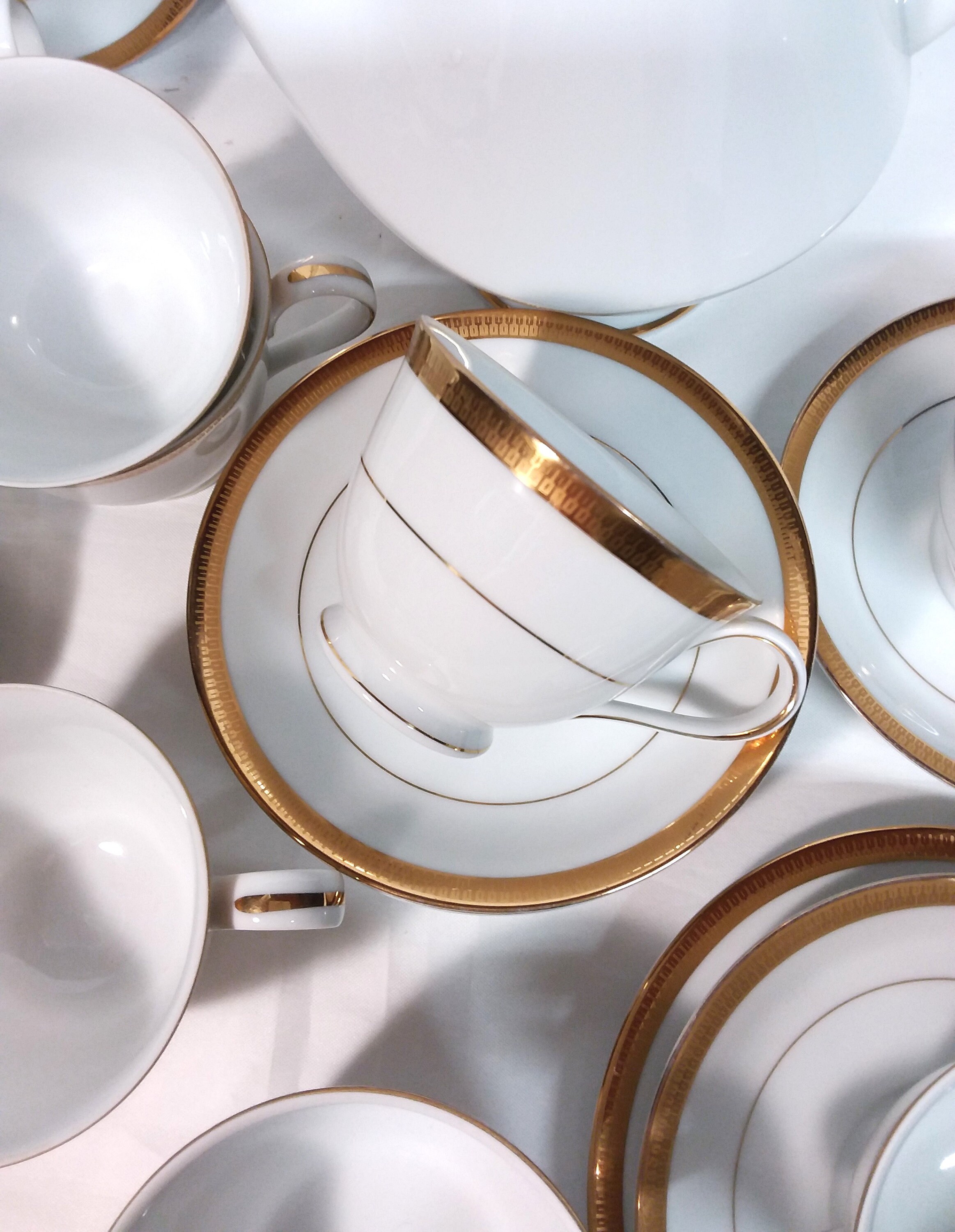 Noritake RICHMOND 食器セット Noritake Richmond Tea Set: White China With Gold Band, 21 Piece - Etsy
