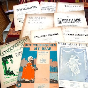 Sheet music, 10 x music magazine with music and songs, from the 1920s to 1940s. Classic music hall melodies,  vintage music magazines.