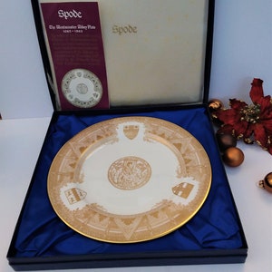 Spode collectors plate, 22 carat gold decorated plate, Westminster Abbey, celebrating 900 year anniversary. In presentation box.