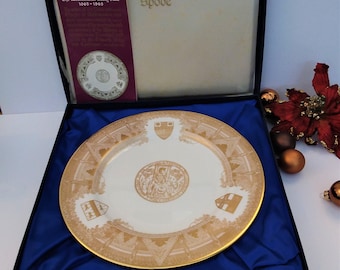 Spode collectors plate, 22 carat gold decorated plate, Westminster Abbey, celebrating 900 year anniversary. In presentation box.