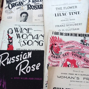 Sheet music, 13 x music magazine with music and songs, from the 1920s to 1940s. Classic music hall melodies,  vintage music magazines.