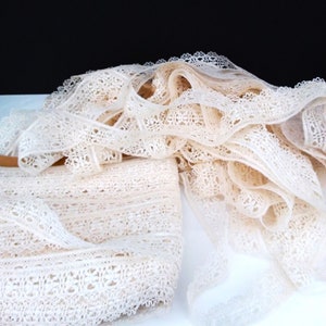 Cotton lace trim, vintage lace, crafting, haberdashery, creamy white cotton trim, 4cms wide, from the 1960s.