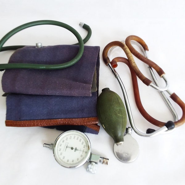 Blood pressure monitor and cuff, Stethoscope and MINIMUS II pressure gauge, sphygmomanometer, , mm, Hg