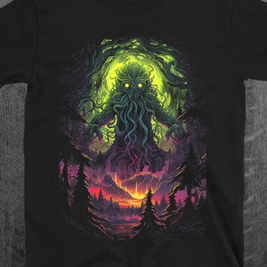 Cthulhu T-Shirt - Cosmic Horror Lovecraftian Design for Fantasy Fans
