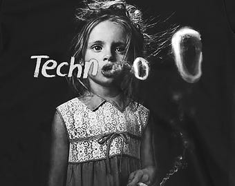 Techno Girl – Festival & Party Mood Tee | Trippy Stoner Party T-Shirt