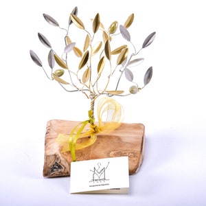 Handgefertigtes Geschenk Olivenbaum aus Messing und Neusilber in Holzoptik