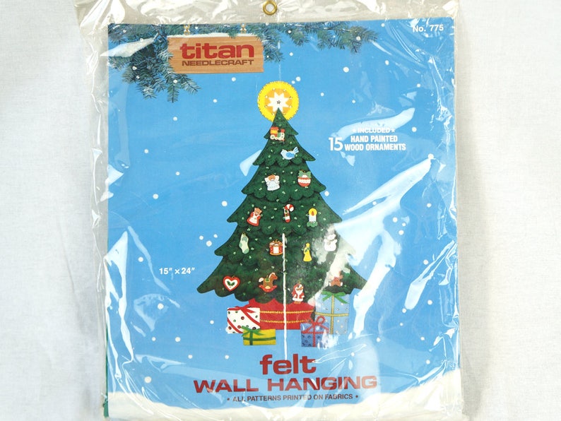 775 Christmas Felt Wall Hanging Kit 15 X 24 1980S Vintage Titan Needlecraft No