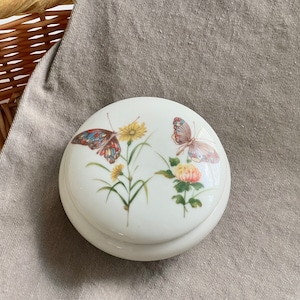 Vintage Takahashi Flower Butterfly Porcelain Footed Round Trinket Box