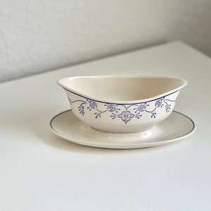 As-is Vintage Boch Freres La Louviere Blue & White Floral Porcelain Gravy Boat Fabrication belge