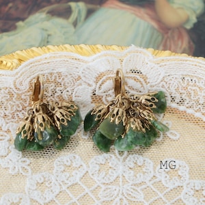 Vintage Gold Tone Green Marble Stones Clip On Earrings
