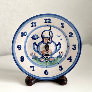 Vintage MA Hadley Pottery Blue Duck Clock (it works)