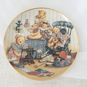 The Franklin Mint Teddy Bear Sewing Circle Fine Porcelain Collectible Plate