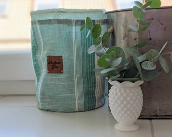 Drawstring Toiletry Bag with water resistant Oilcloth || Kulturbeutel mit Wachstuch || Toiletry Kit | "Green Pinstripe" Design