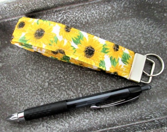 Key Fob Wristlet, Sunflower Wristlet Keychain, Sunflower Key Fob, Keychain Wristlet, Wristlet Keychain. Daisy Wrist Lanyard, Gift Under 5
