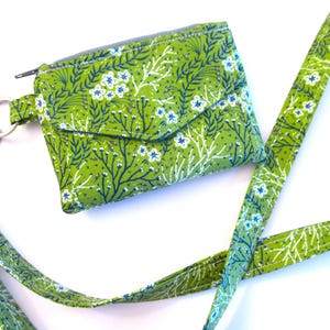 Keychain Wallet, ID Keychain, Keychain ID Wallet, Floral Wristlet Keychain Wallet,  Wristlet Wallet, Lanyard Wallet, Pink Wallet