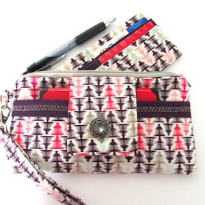 Wristlet Purse, Wristlet Wallet, Wristlet Clutch, Purple Wristlet, Phone Wristlet, Travel Wallet, Secret Santa, Casual Wristlet, Phone Bag