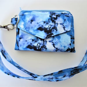 Monedero de identificación azul, monedero de llavero tie-dye, billetera blue Wristlet, billetera Blue Lanyard, regalo de graduación, pulsera de llavero de identificación azul