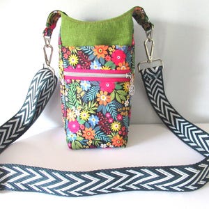 Water Bottle Crossbody Sling: Hiking Drink Bag with Phone Pocket