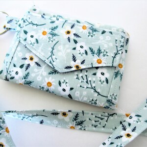 Cartera de identificación floral, cartera de llavero floral, cartera de pulsera verde azulado, cartera con cordón de menta, regalo de graduación, pulsera de llavero de identificación de menta