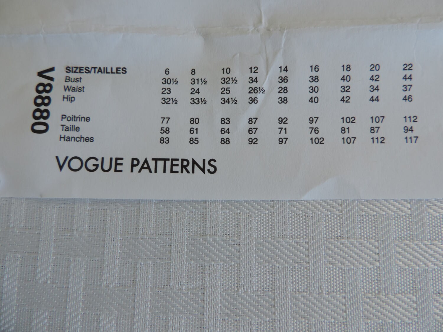 Vogue V8880 Size 6-14 or 14-22 Misses Loose Fitting Pullover | Etsy