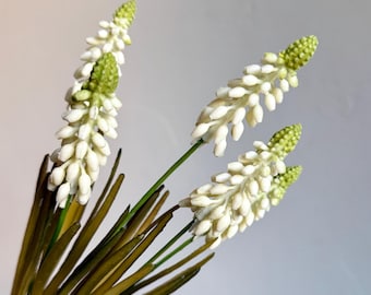 Artificial Muscari Pick, Faux Spring Florals, Realistic Flowers for Wreath Making, Grape Hyacinths Small White Flowers