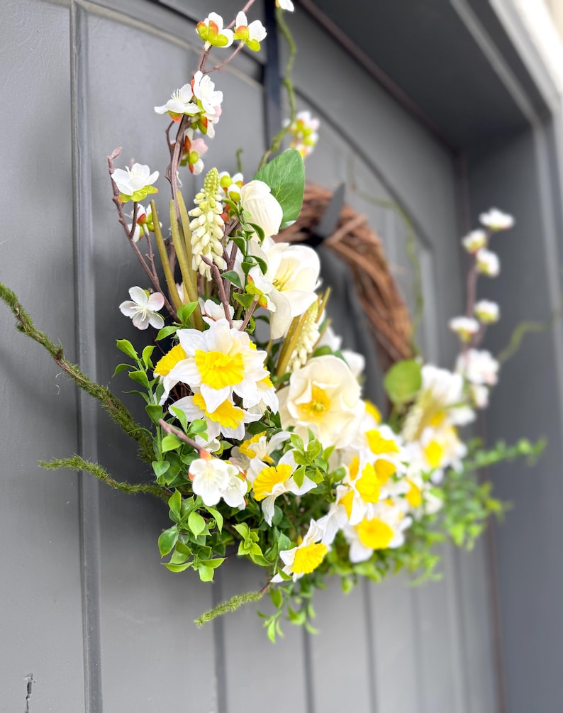 Artificial Muscari Pick, Faux Spring Florals, Realistic Flowers for Wreath Making, Grape Hyacinths Small White Flowers image 6