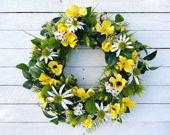 White and Yellow Wildflower Summer Wreath for Front Door, Yellow Floral Wreath, Country Cottage Housewarming Gift for Mother’s Day