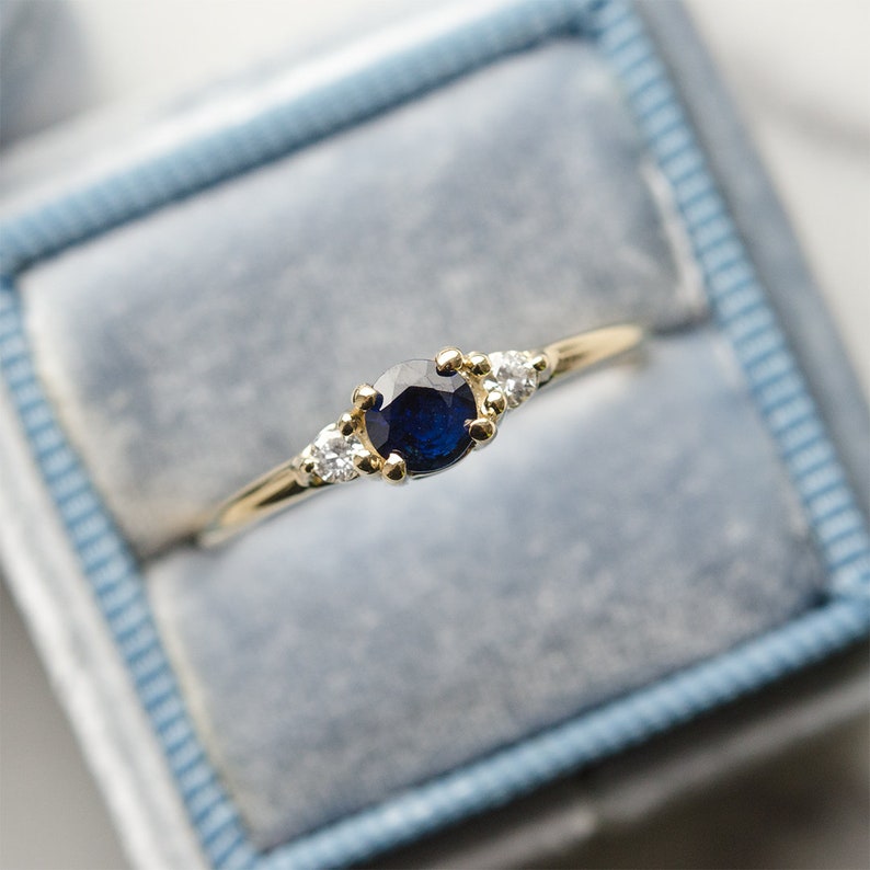 bague or avec pierre saphir bague or avec pierre saphir