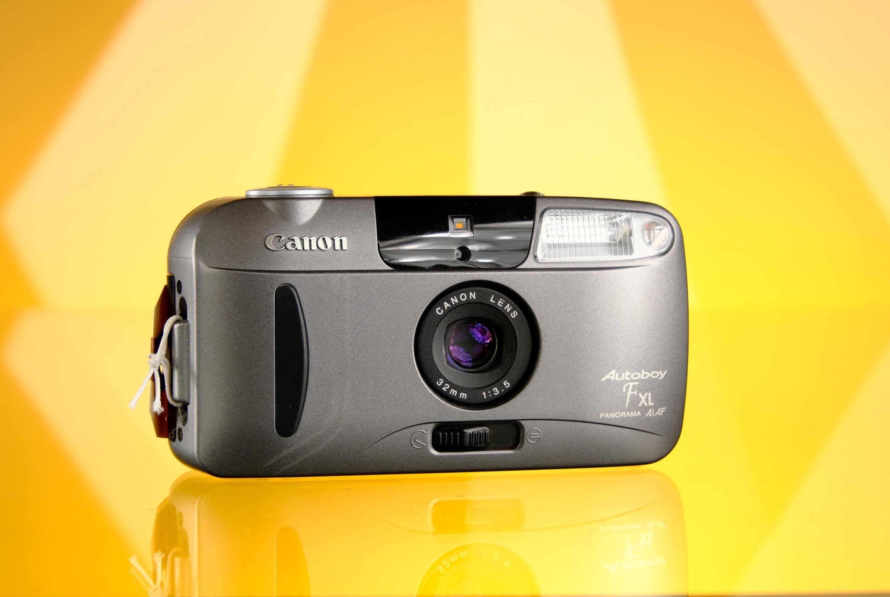 Canon Autoboy F XL Prima Mini Sureshot Sleek 35mm Point & Shoot