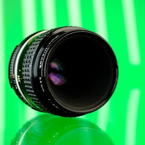 Objetivo Nikon Micro-Nikkor 55 mm f/2.8 Ai-S con montura F