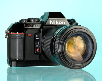Nikon N2020 AF 35mm SLR Film Camera + AF Nikkor 35-105mm f/3.5-4.5 Zoom Lens