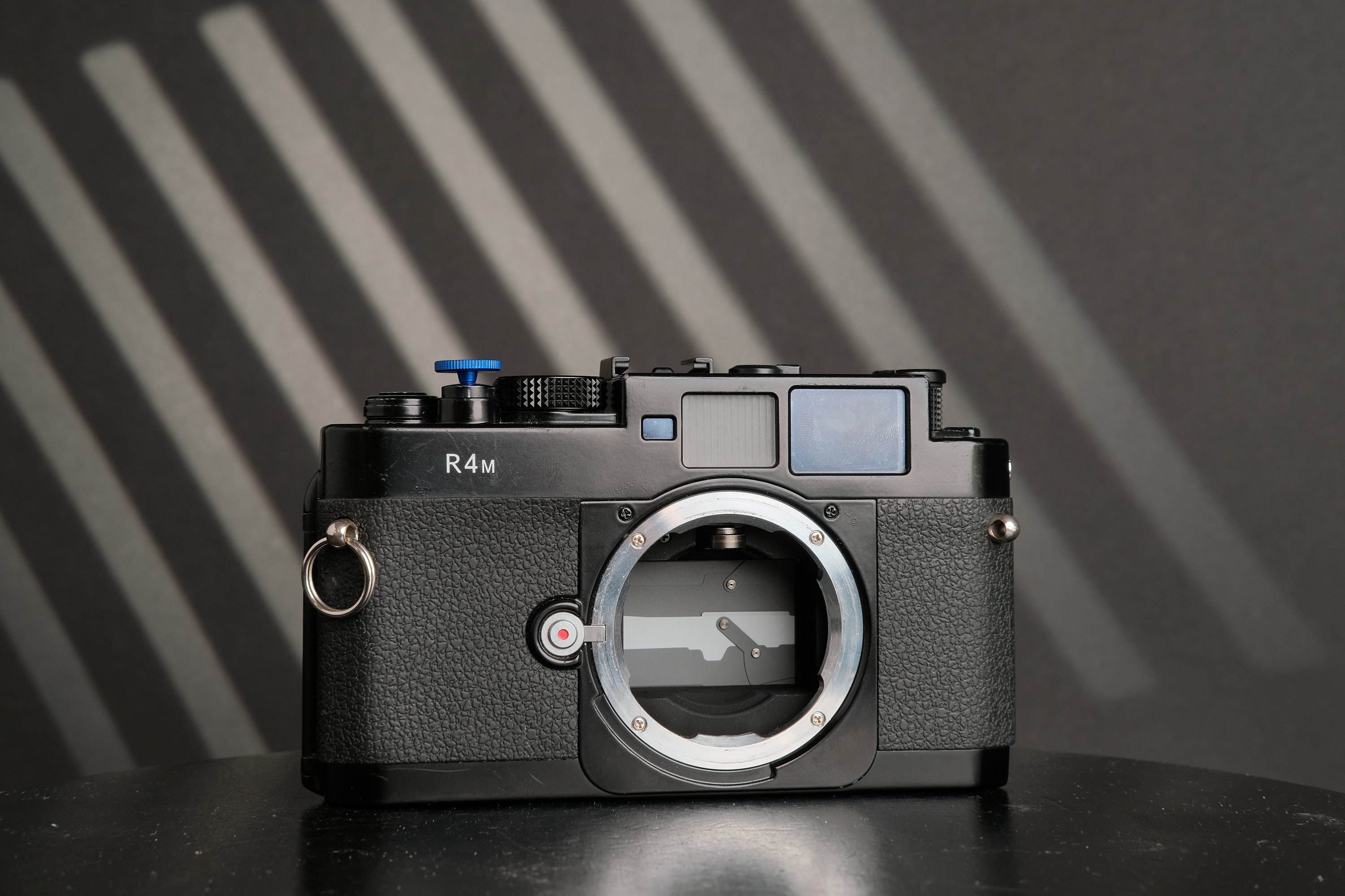 Voigtlander Bessa R4M 35mm Rangefinder W/ 0.5x Wideangle 